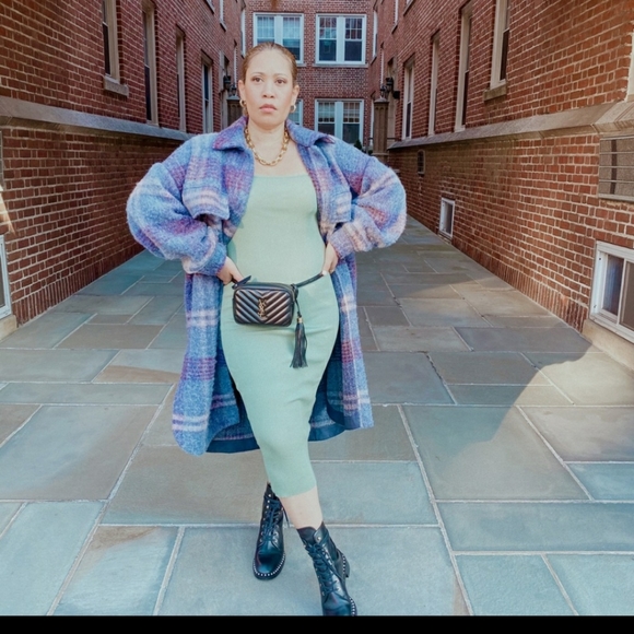 Zara SHACKET - Picture 2 of 3